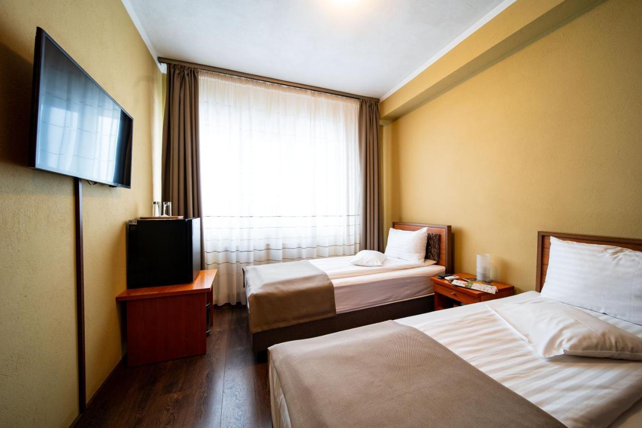 Areo Hotel & Restaurant Bradesti Exterior photo
