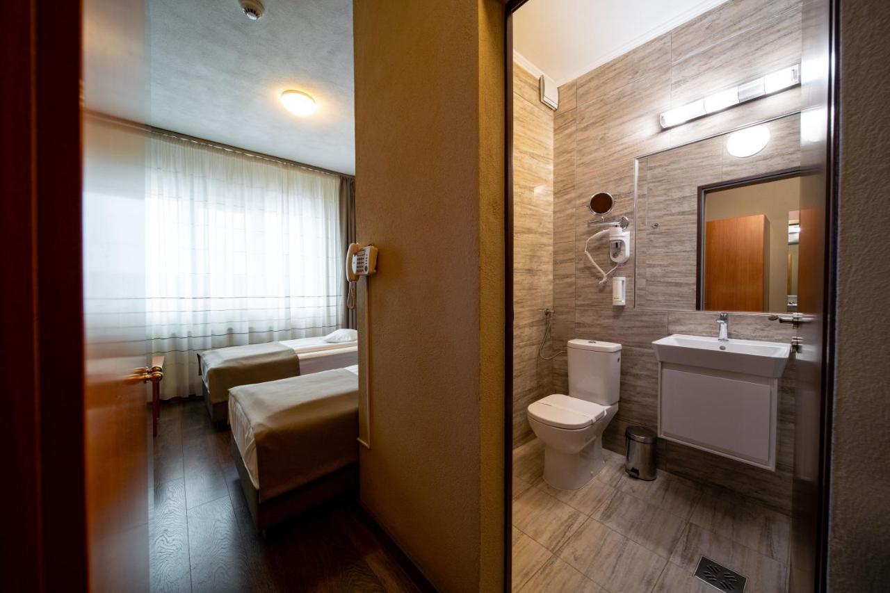 Areo Hotel & Restaurant Bradesti Exterior photo